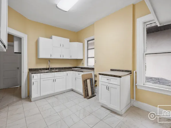 968 East 10th Street image 10 of 16