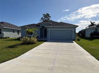 415 Baytree Dr, Rotonda West, FL 33947