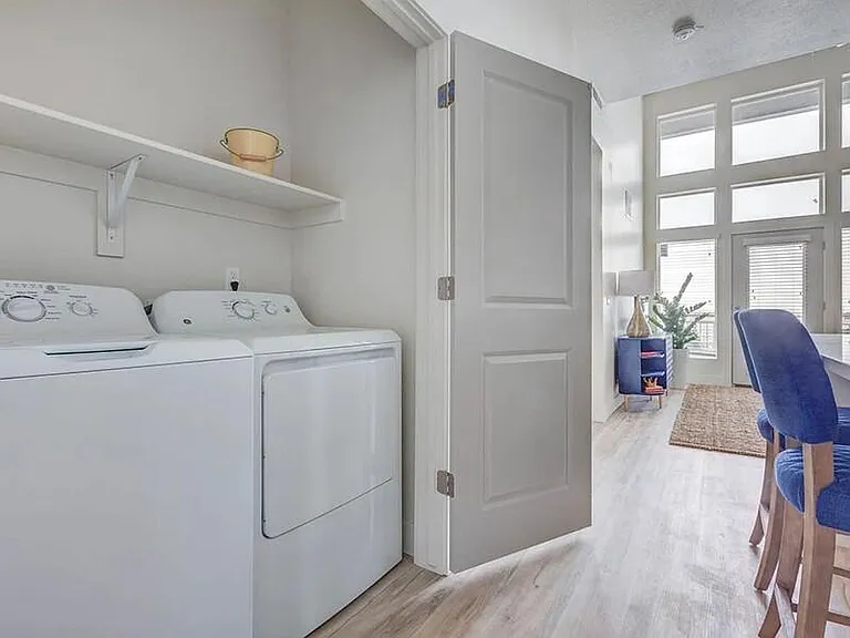 21LUX Apartments — Photo 6