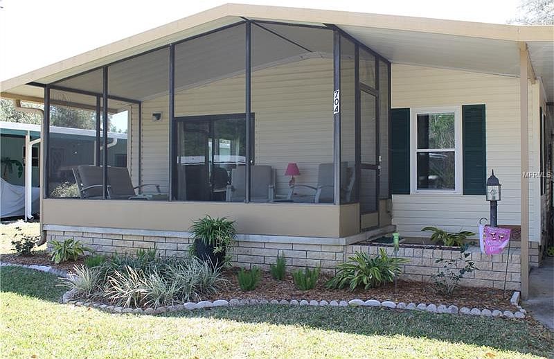 1st image of 704 Robin Ln