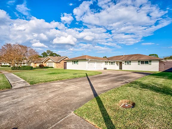 2nd image of 2705 Marilyn Ln