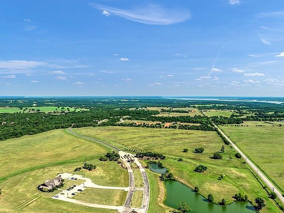 4th image of 244 Sycamore Hills Loop