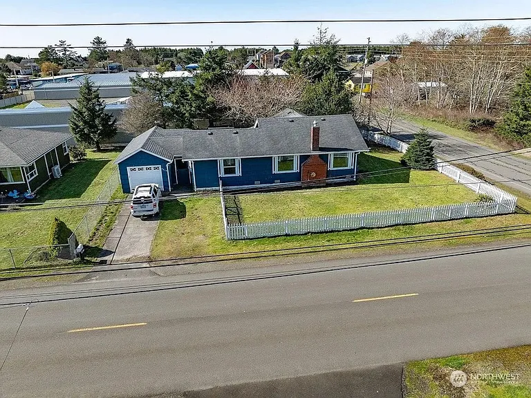 2019 Washington Ave N — Photo 8