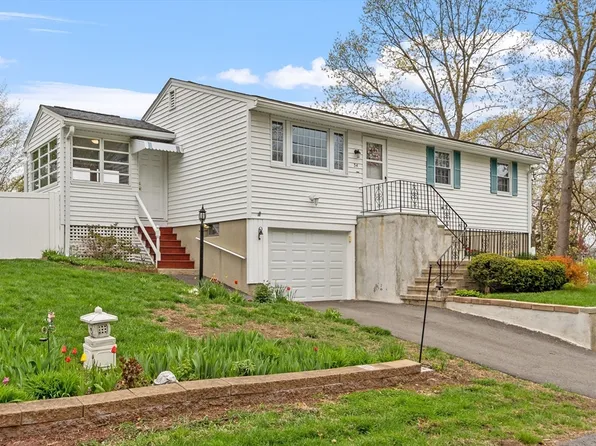 34 Juliette St, Andover, MA 01810