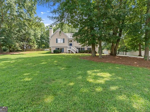 2nd image of 265 Sycamore Dr
