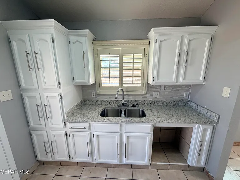1533 El Greco Cir — Photo 4