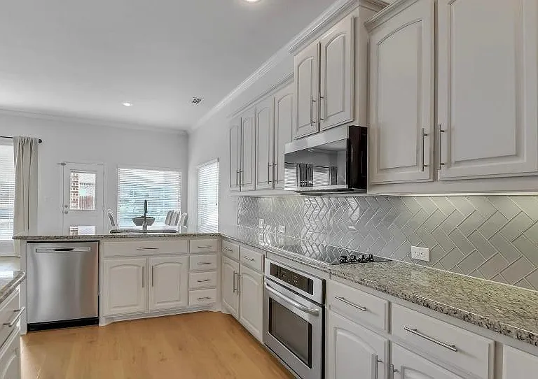 12852 Palancar Dr — Photo 6