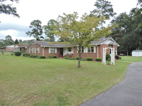 388 Summerhill Rd, Thomasville, GA 31757