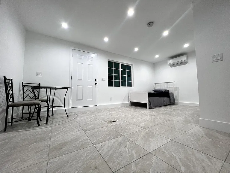 18234 Weddington St — Photo 2