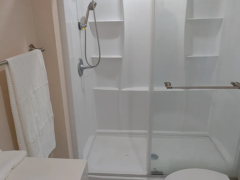 5910 Dwight St — Photo 5