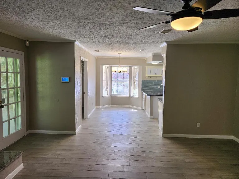 2322 Deer Valley Dr — Photo 18