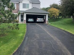 7630 Arboretum Village Cir, Chanhassen, MN 55317