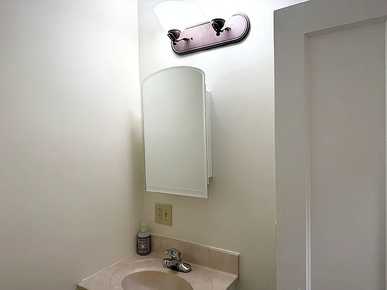 43 Main St #2F — Photo 5