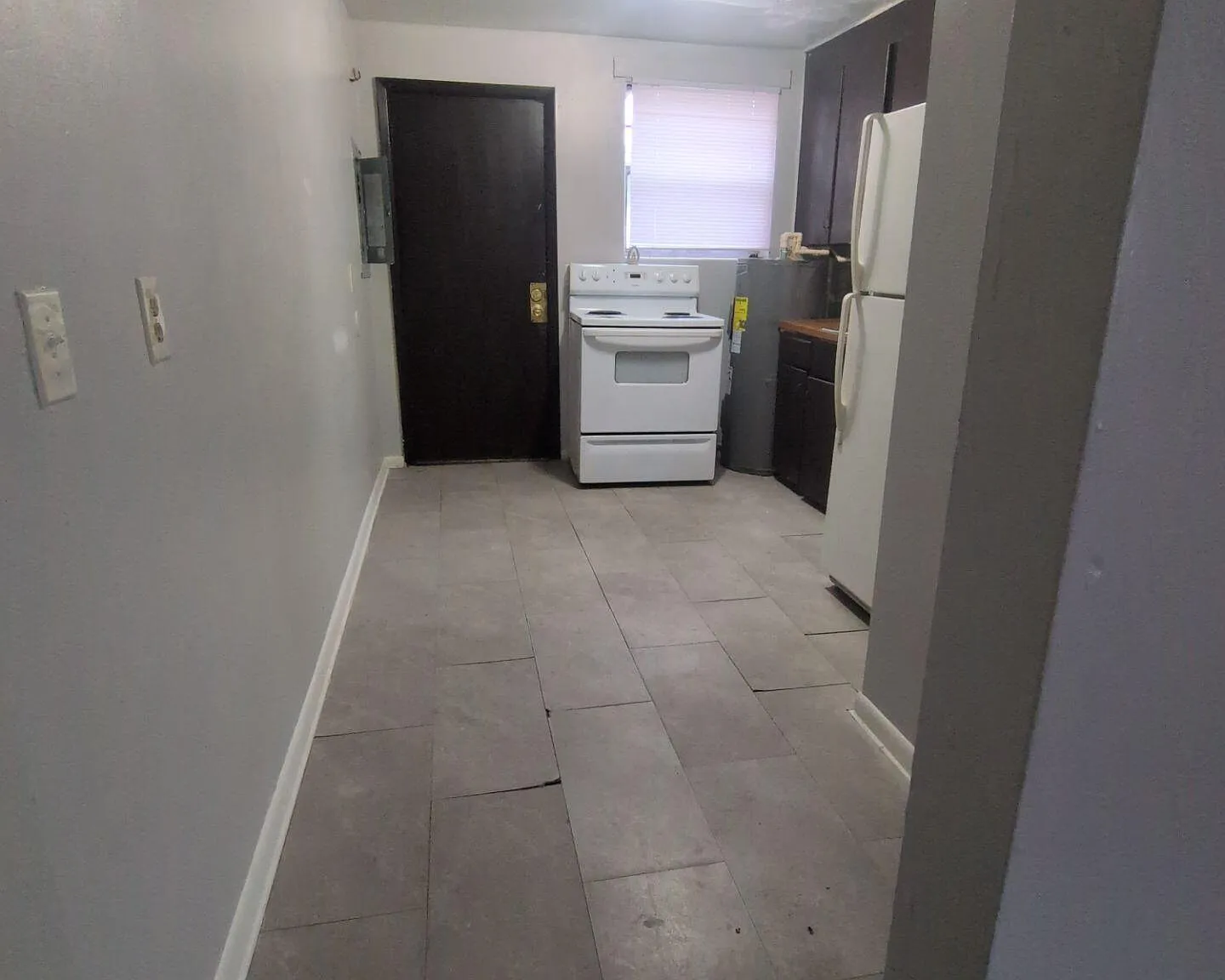 2 bed, 1.0 bath, 676 sqft, $775 — Photo 2