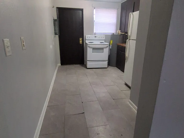 1145 W 25th St #1 — Photo 2