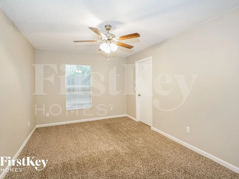 812 W Sligh Ave — Photo 8