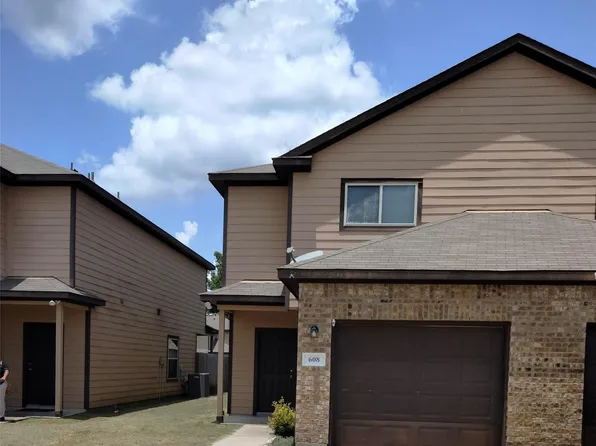 608 Rosewood St, Dayton, TX 77535