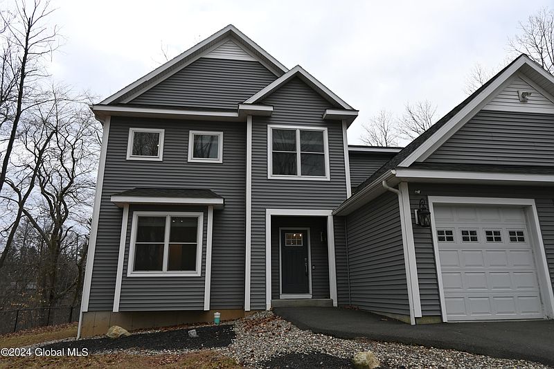 3rd image of 523 Vischer Ferry Road