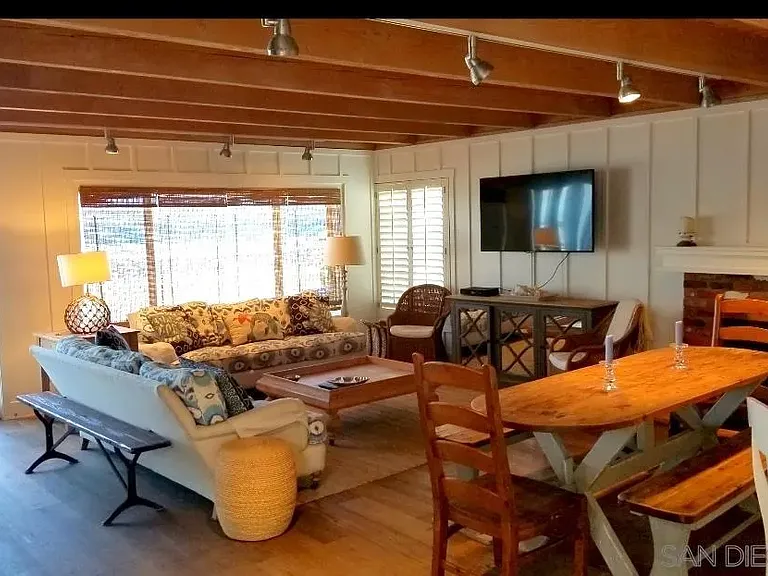 2528 Ocean Front — Photo 9