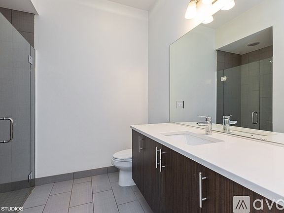 2nd image of 514 N Damen Ave #4S