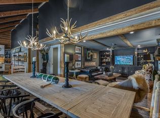 472 Chestnut St, Highlands, NC 28741