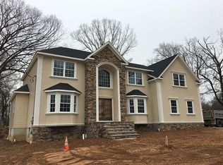 58 Portland St, Edison, NJ 08820