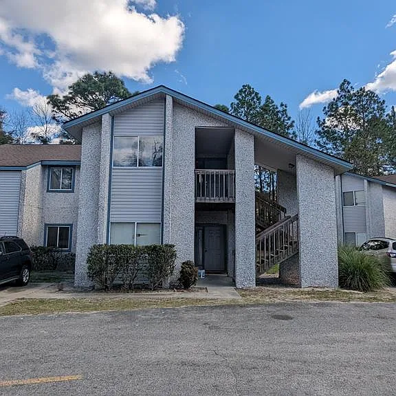 Brett Dr — Photo 1
