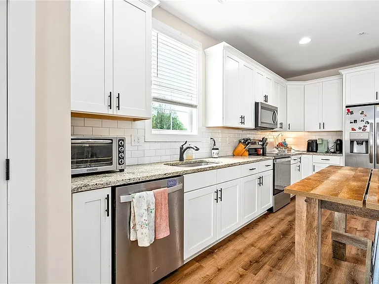 868 Twin Forks Ave #5 — Photo 7