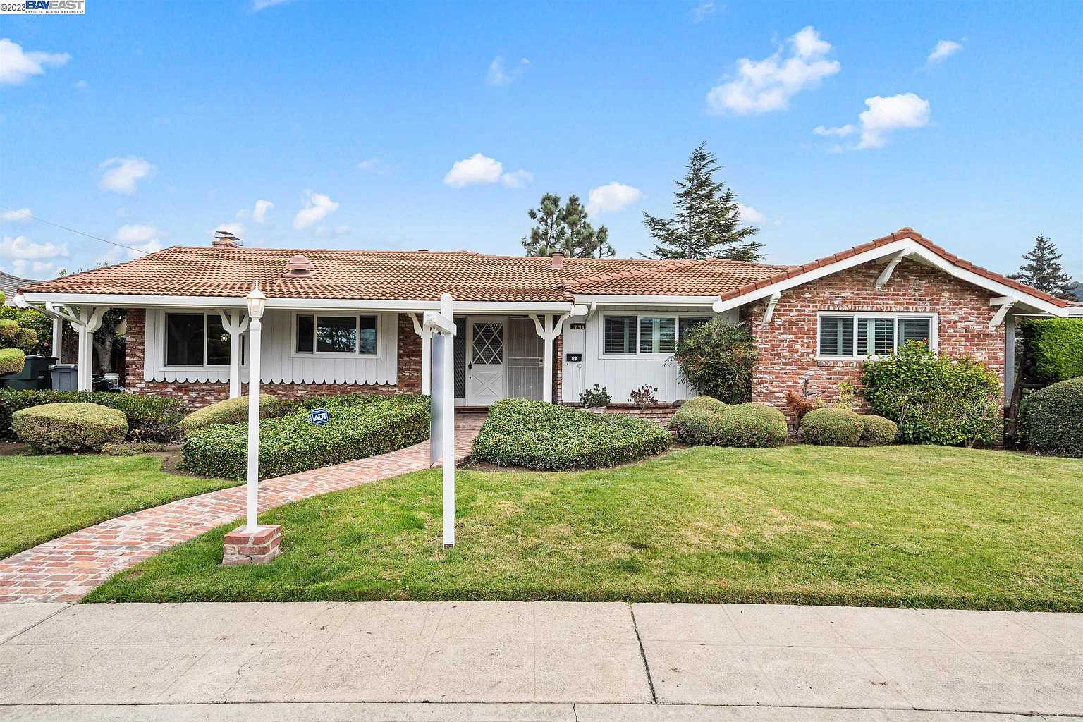 1794 View Dr photo 1