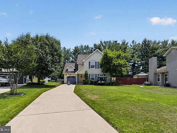 2nd image of 609 Quincy Ct