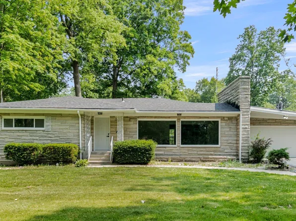 2202 Garden Park Dr, Fort Wayne, IN 46825