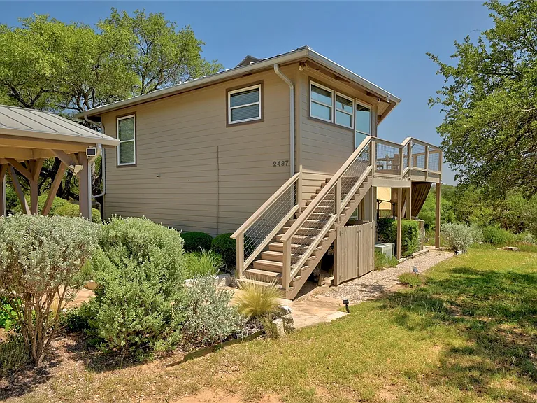 2437 Crosswind Dr — Photo 3