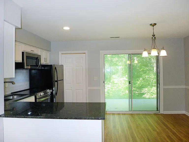 124 Marlowe Ct — Photo 6