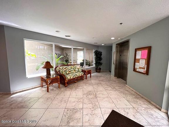 2nd image of 425 Buchanan Ave Unit 205