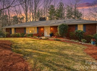 7 Brushwood Rd, Asheville, NC 28804