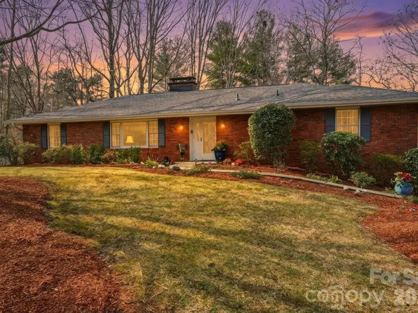 7 Brushwood Rd, Asheville, NC 28804