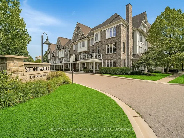 1011 Deta Rd #701, Mississauga, ON L5E 0A2