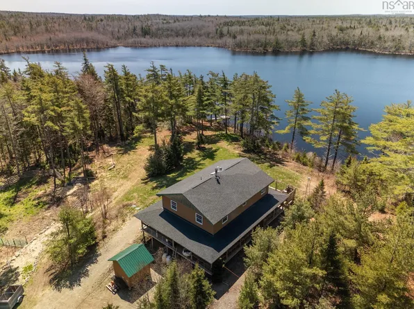 236 Canoe Lake Estates Rd, East Quinan, NS B0W 3M0