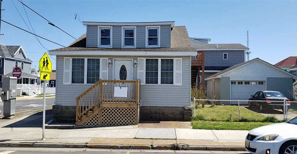 2nd image of 2901 Park Blvd