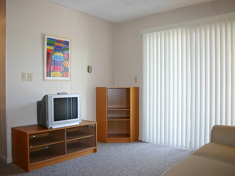 Crestview Apartments — Photo 20