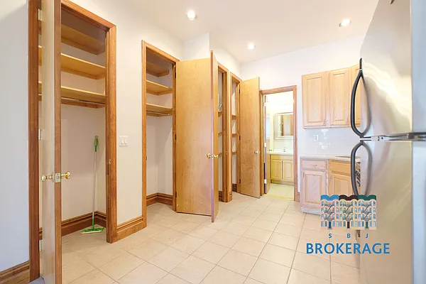 Rented by SBJ Brokerage, LLC | media 29