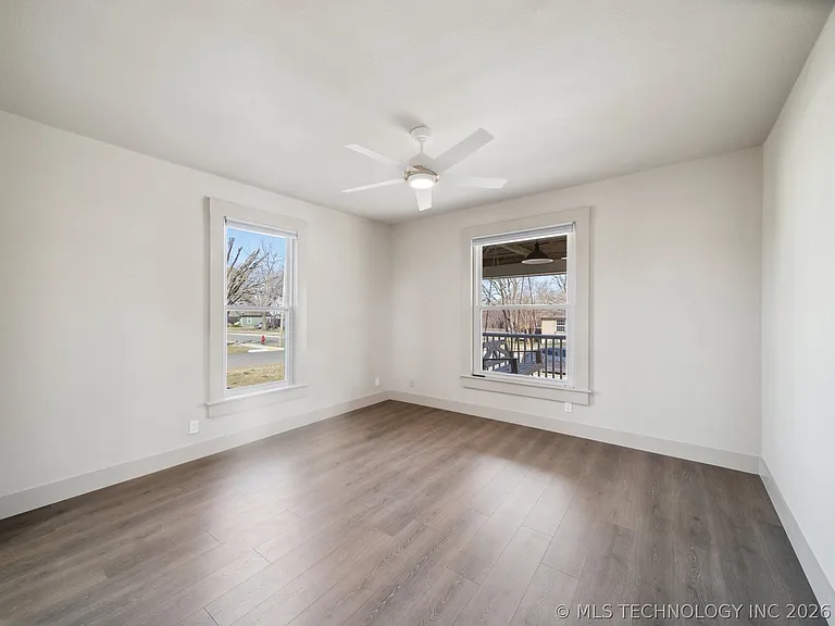 221 W Detroit St — Photo 9