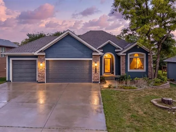 2000 NE 197th Ct, Smithville, MO 64089