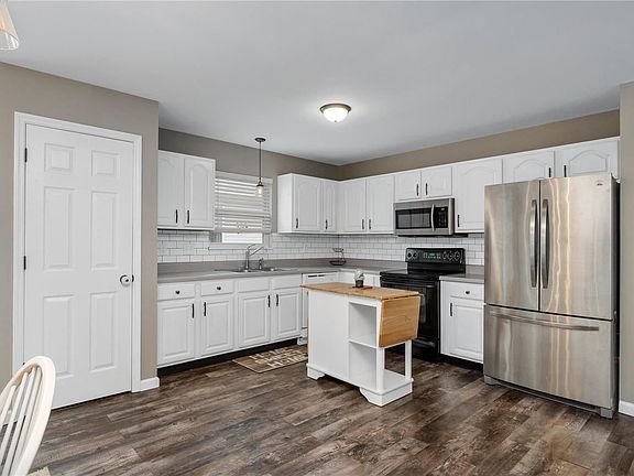 5th image of 140 Autumn Oaks Dr