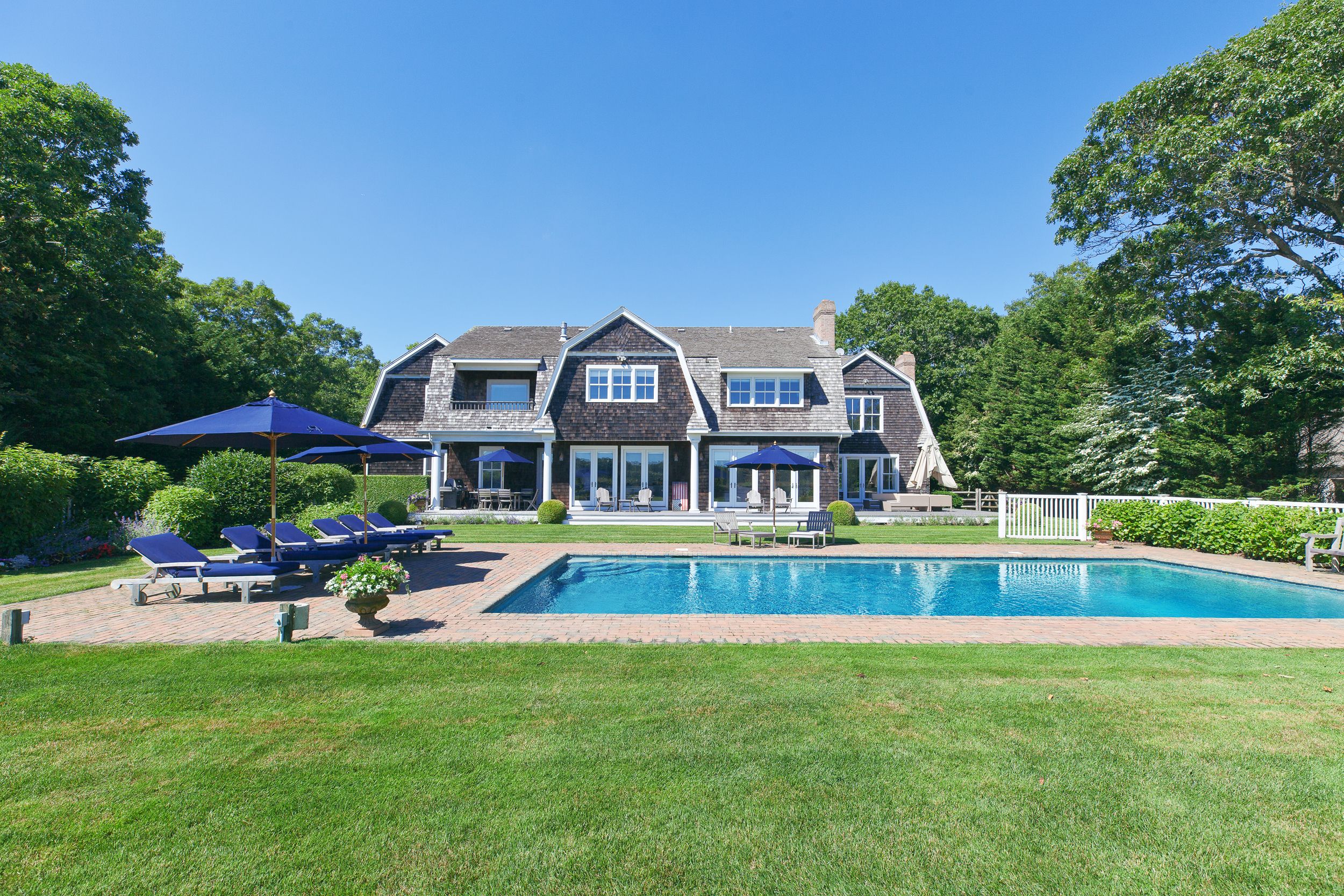 221 Narrow Ln S, Water Mill, NY 11976 Out East