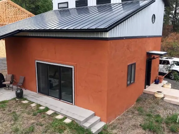 1004 Forest Ln, Princeton, ID 83857