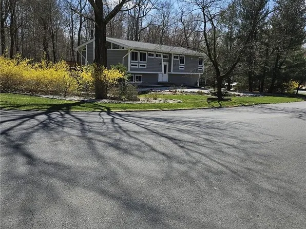 2 Brook Hollow Court, Spring Valley, NY 10977