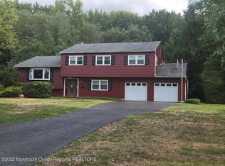 4 Chesapeake Rd, Manalapan, NJ 07726