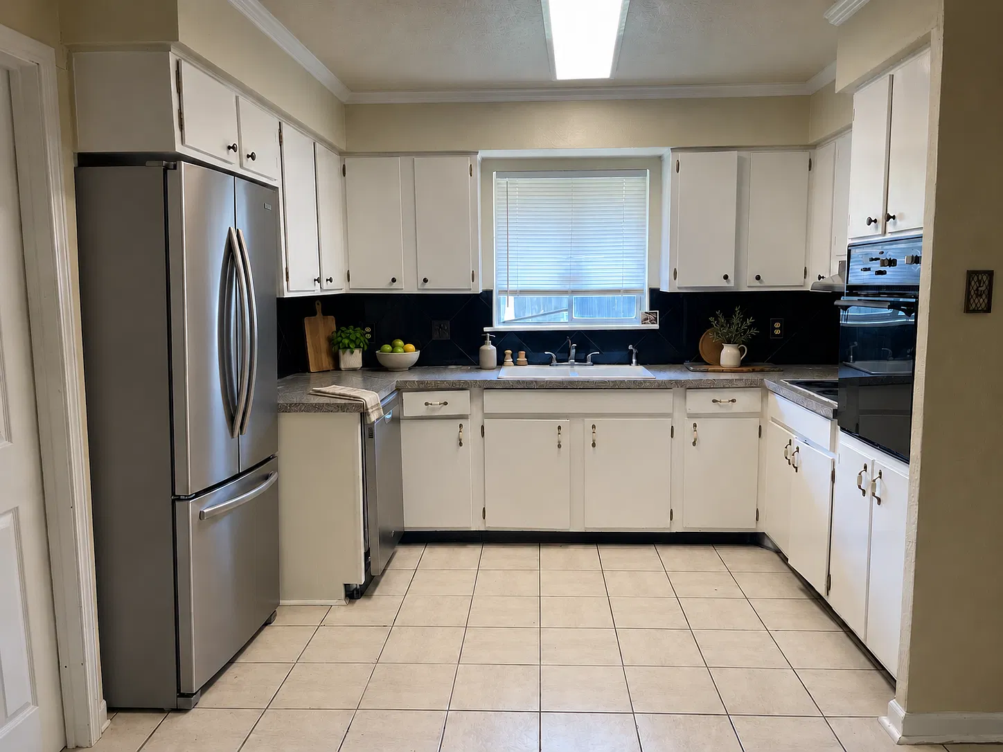 3 bed, 1700 sqft, $2,700 — Photo 3