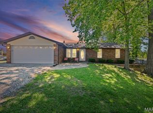 1048 Bermuda Dr, Edwardsville, IL 62025